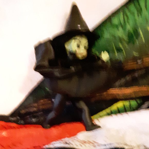 COPY - Wizard of Oz Madame Alexander McDonalds Wicked Witch West Pre-Owned - Picture 12 of 13